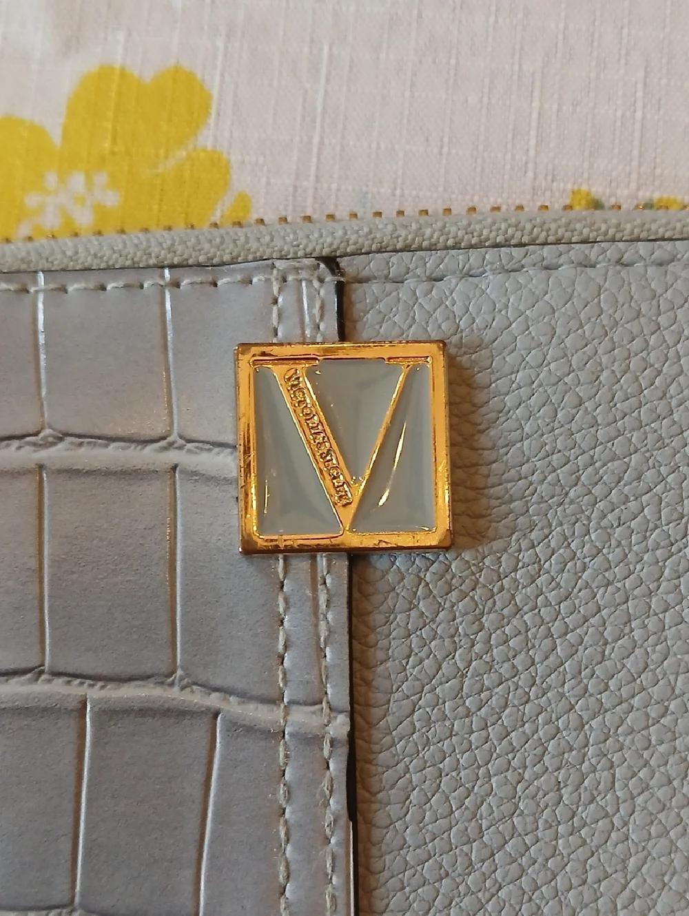 Victoria Secret Light Gray Croc-Accent Zip Wallet - Picture 3 of 7